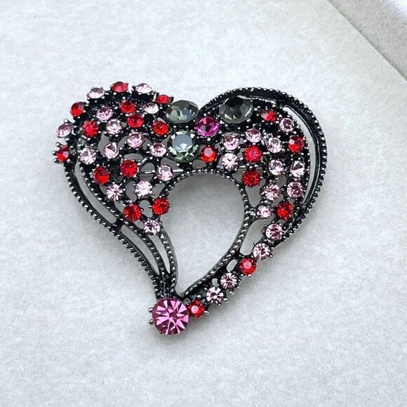 Gunmetal Gray with Ruby Pink Sapphire and Olivine Crystal Heart Pin Back Brooch - Picture 3 of 8